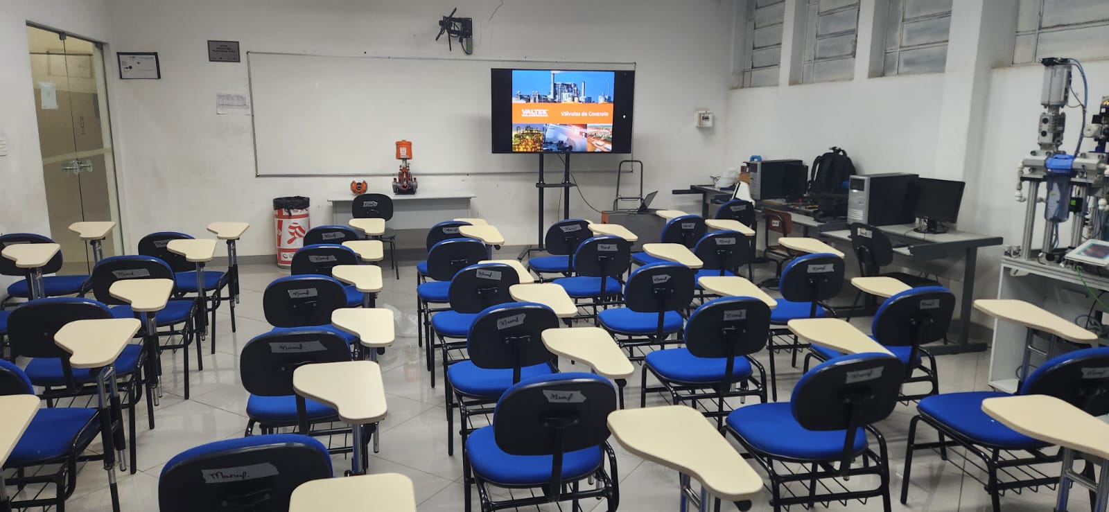 Palestra sobre válvula de controle globo realizada pela Valtek Sulamericana na ETEC de Mogi Mirim